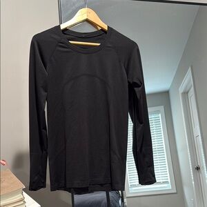 Lululemon swift tech tee/ size 8